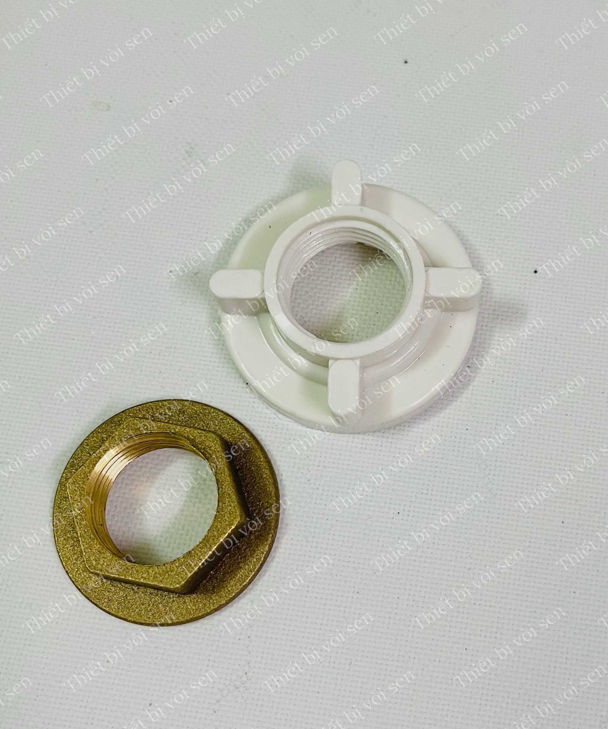 (kèm ron)Tán Vặn Ren Ống 21 Đỡ Vòi Chén,Vòi Lavabo,Ốc siết chân, tán vặn VÒI LAVABO, VÒI RỬA CHÉN, nhựa và thau