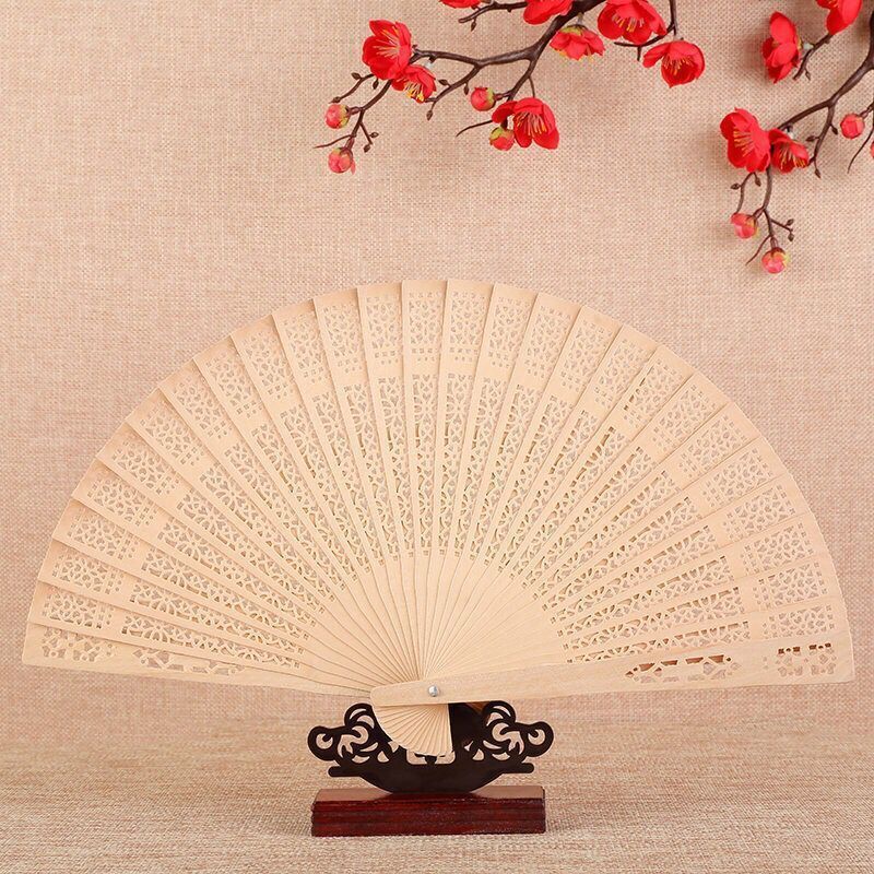 Quạt gỗ trang trí tháp bánh, giỏ quà trang trí tết, decor nhà cửa