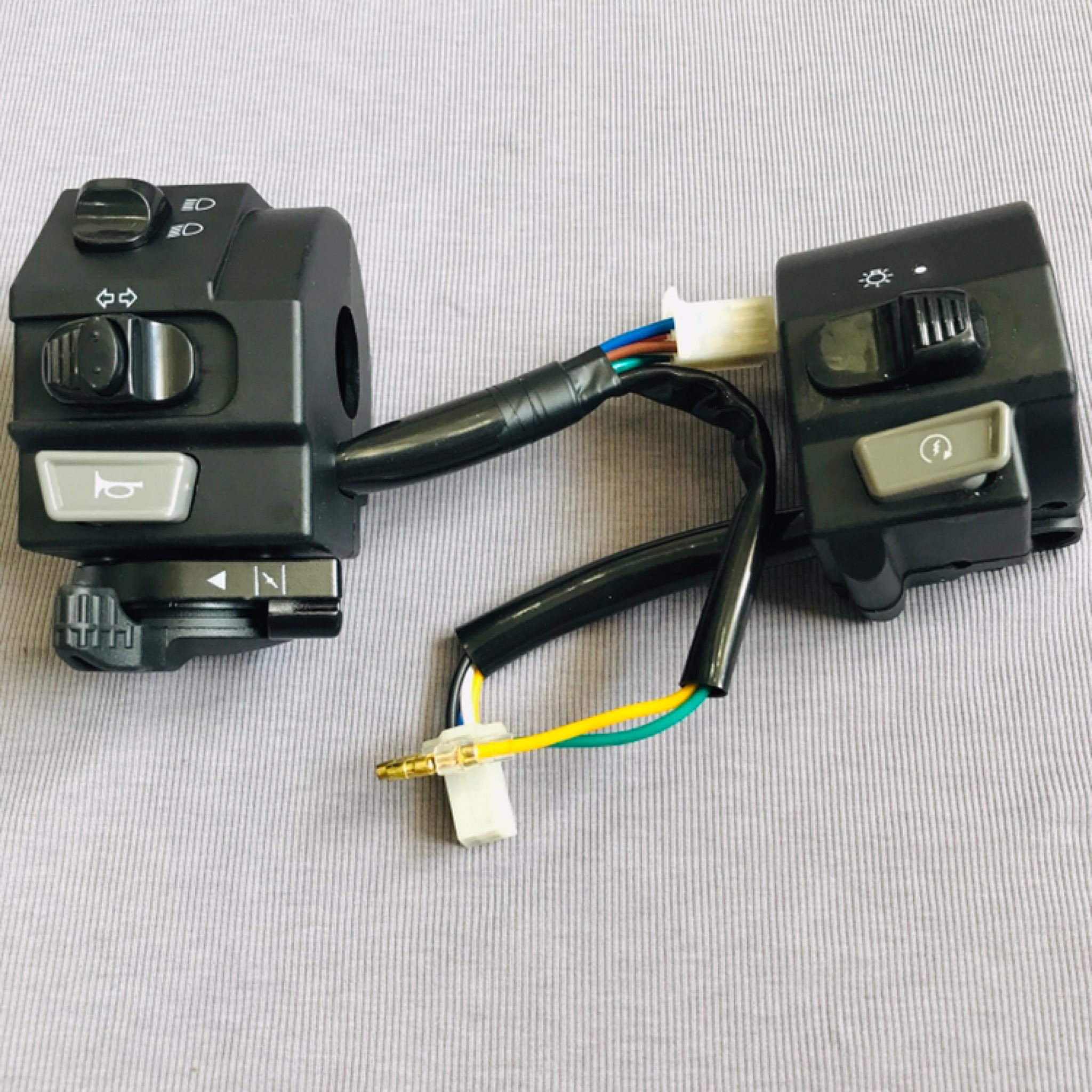 Bộ cùm công tắc trái phải cho xe máy Yamaha sirius Rc