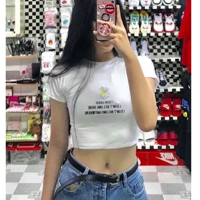 Áo thun croptop ôm hoa cúc thêu