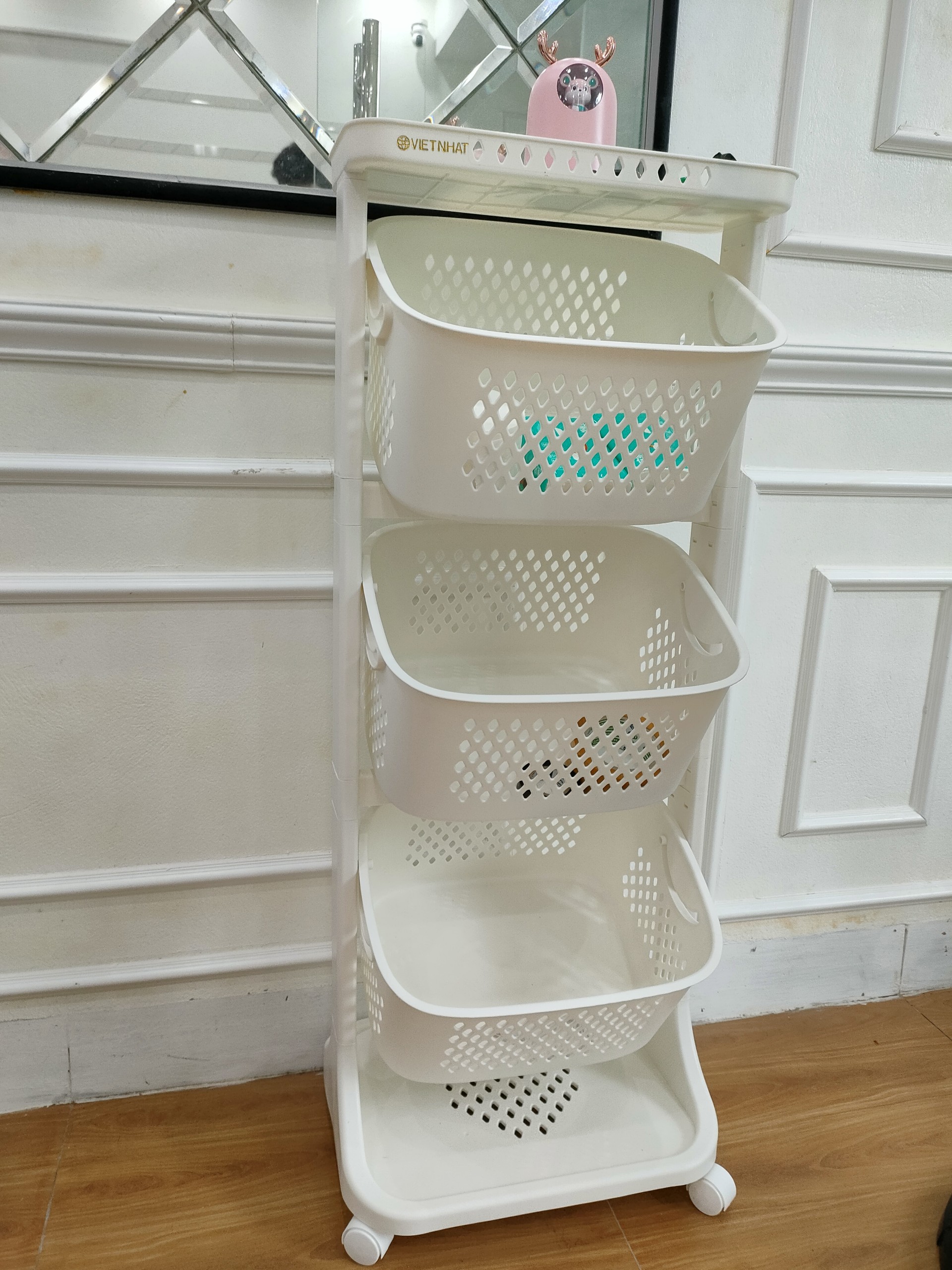  Kệ đựng đồ 4 tầng đa năng 5567 Rổ đựng quần áo 3 tầng có bánh xe nhựa Việt Nhật nhuavietnhat 