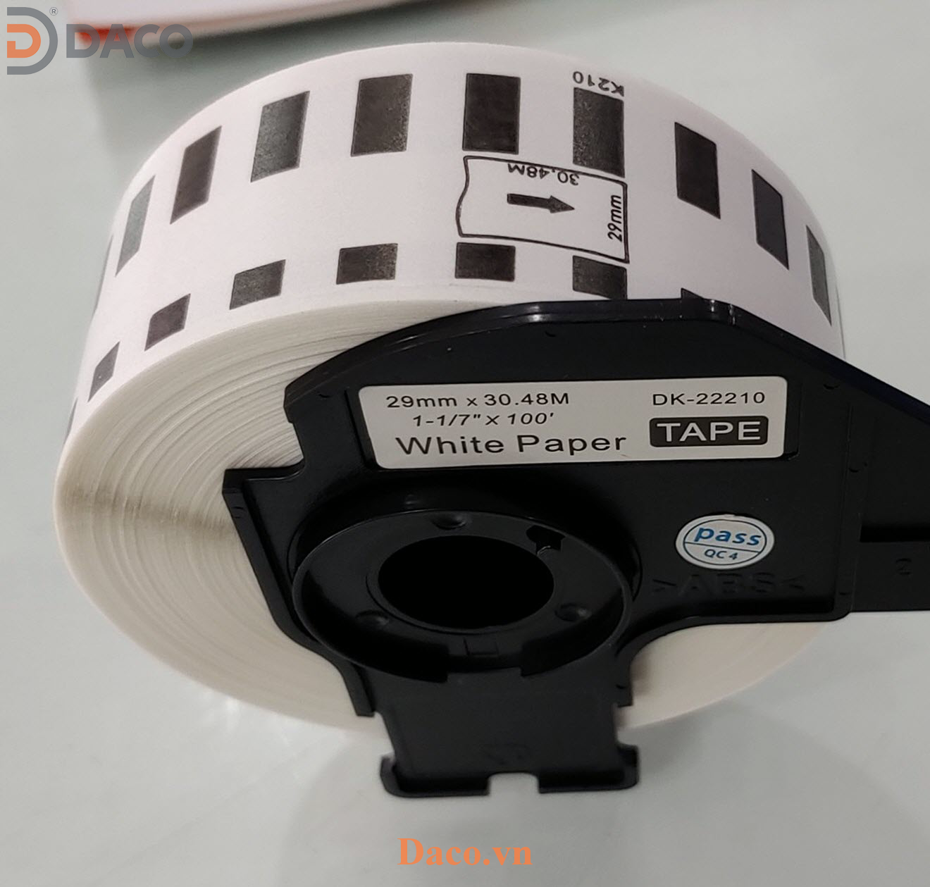 Nhãn giấy dk-22210 29mmx30.48m dài liên tục chữ đen nền trắng