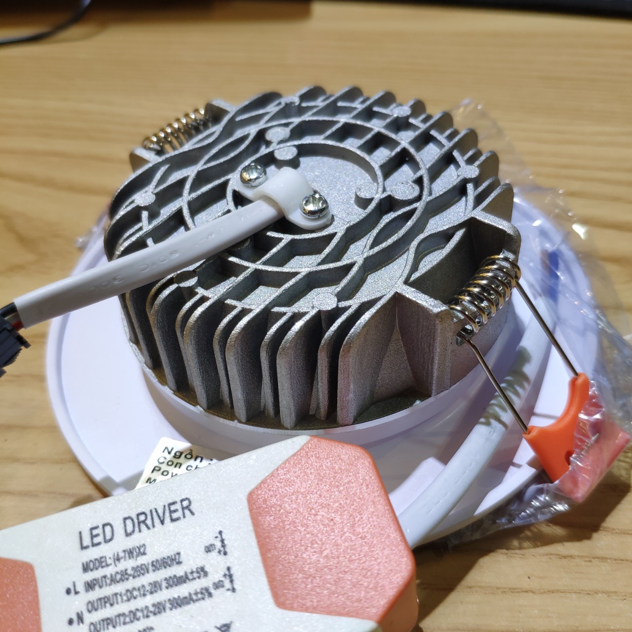 Combo 20 Đèn Led âm trần mắt trâu 7w phi 90 đế đúc tản nhiệt tốt, tiết kiệm điện 3 chế độ màu