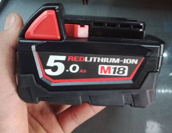 Pin milwaukee m18 18v dung lượng 4ah- 5ah- 6ah , nhận sạc zin