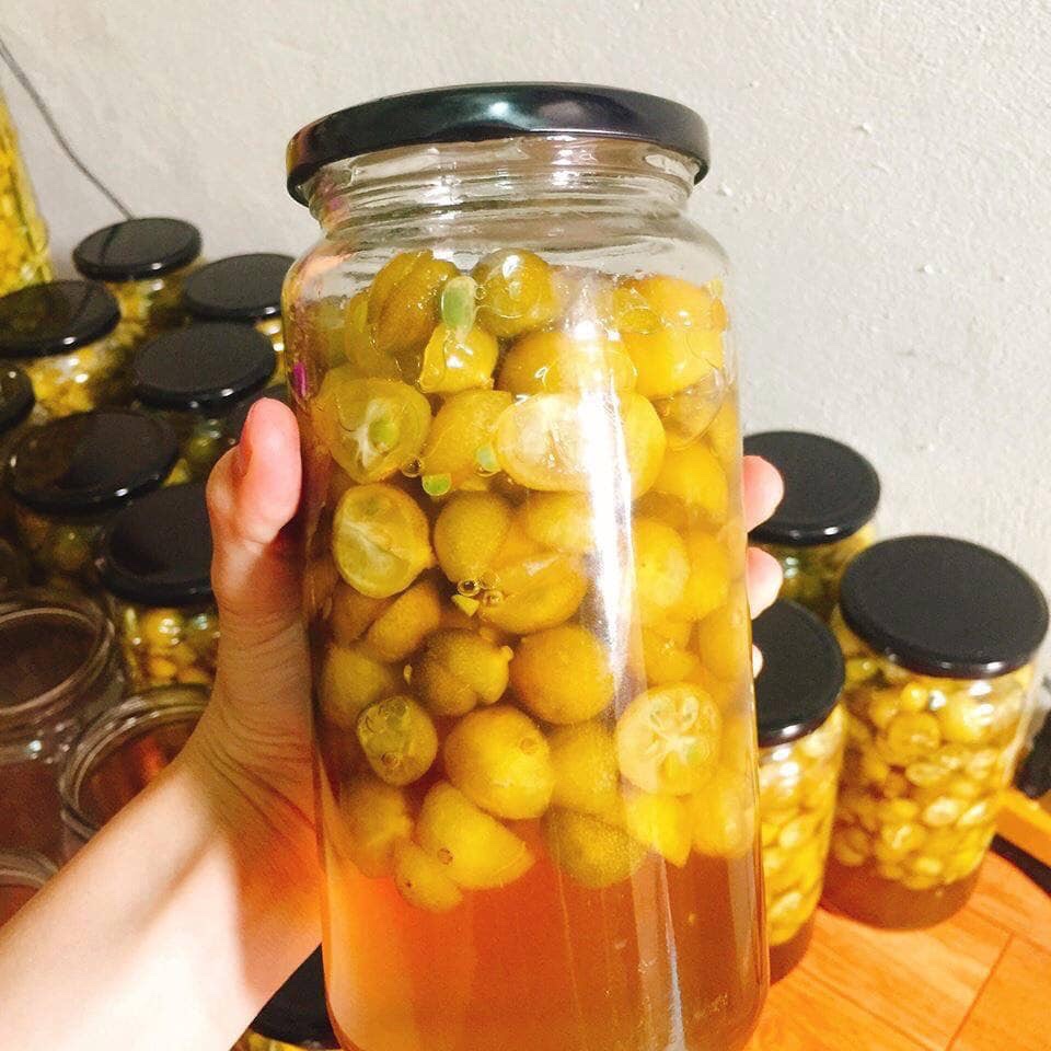 COMBO 3 HŨ THỦY TINH TRÒN NẮP THIẾC VẶN (VÀNG/ĐEN) 1000ML - 1L ĐỰNG ĐỒ ĐA NĂNG (màu nắp ngẫu nhiên)