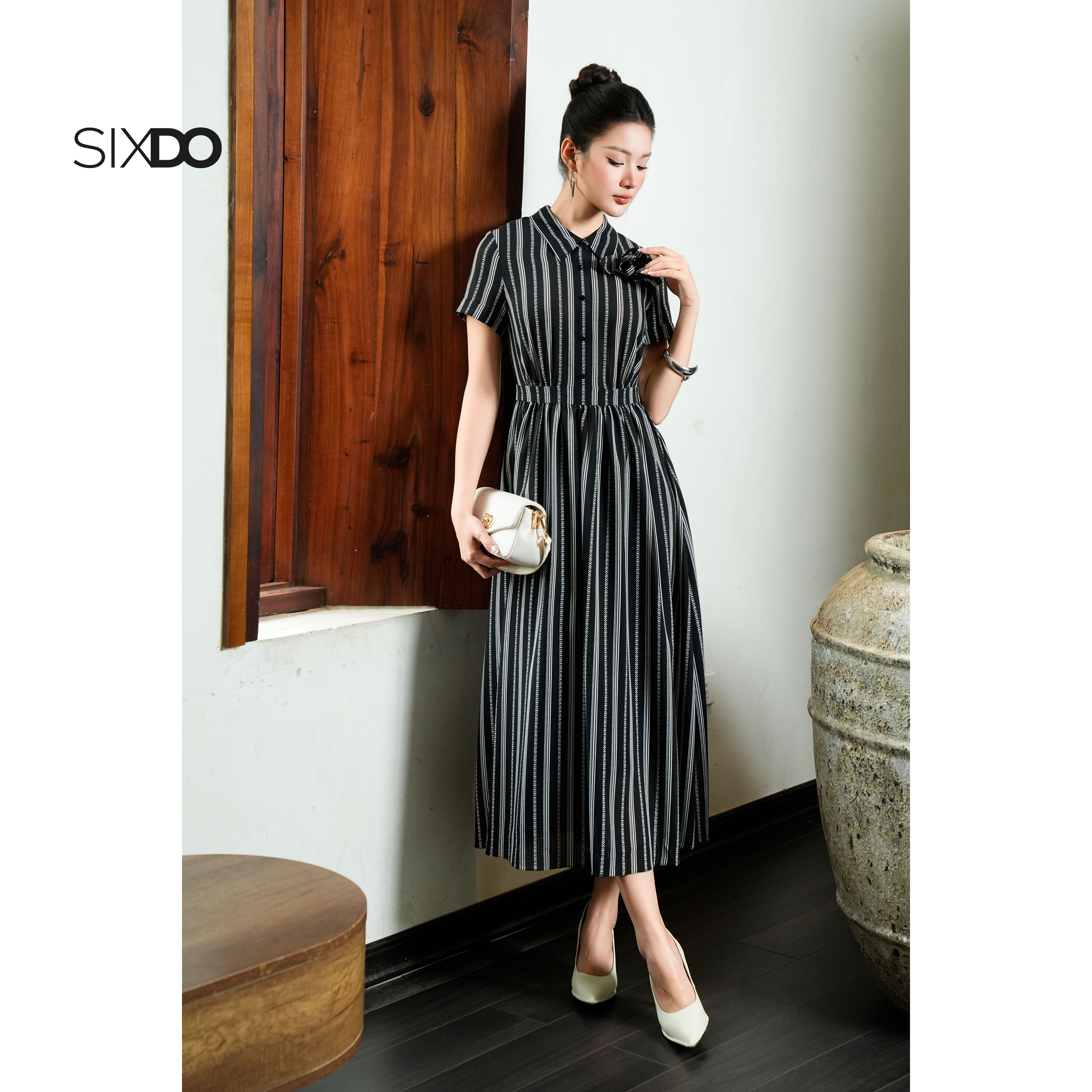  Đầm sơ mi ngắn tay kẻ sọc dáng xòe SIXDO  Black Woven Flared Dress With Flower  