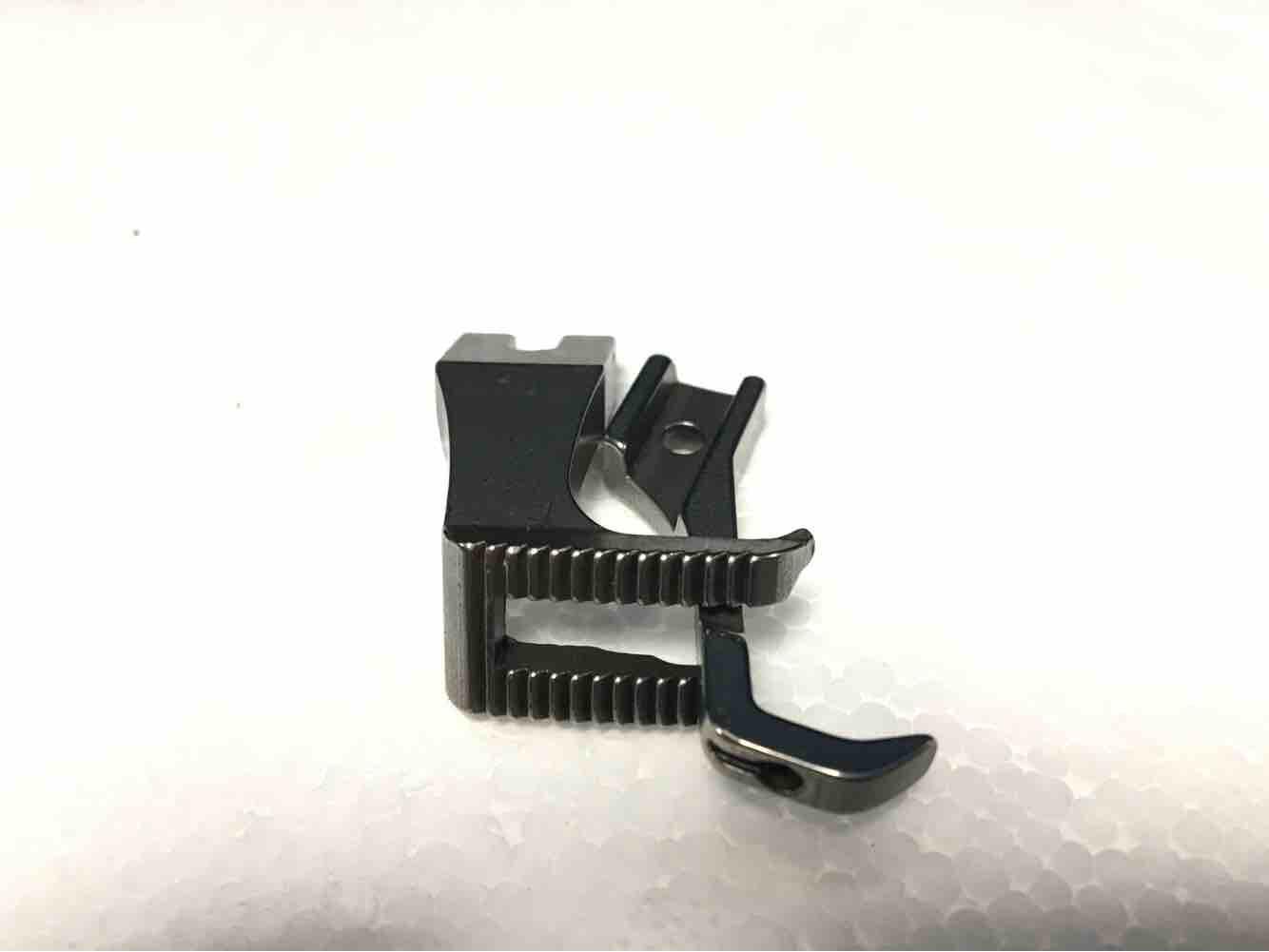 Chân vịt 1 kim cào bơi 0303 u192-u193 có lỗ