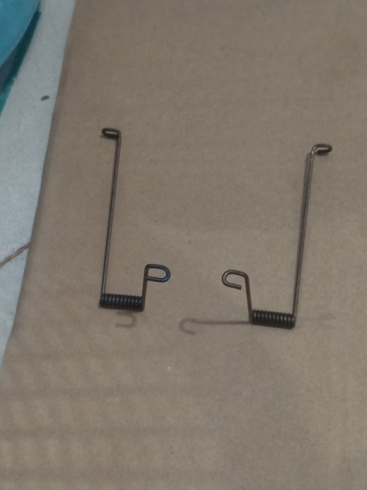 1 cặp lò xo đảo chiều sợi 2.0mm làm mẹt bẫy, lụp bẫy chim săn