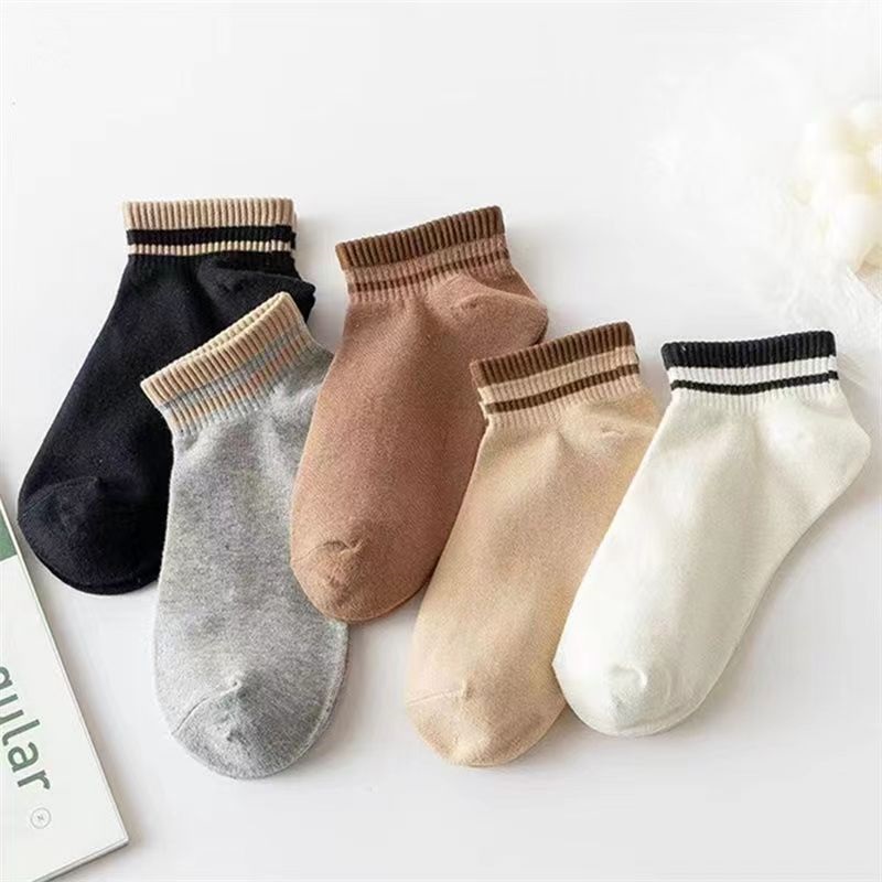 Một đôi tất nữ cổ ngắn kẻ sọc chất liệu mềm mại thoáng mát ct jeans