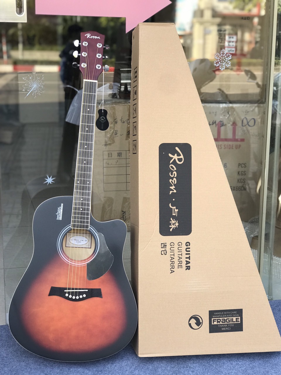 Đàn guitar acoustic 40inch rosen r135