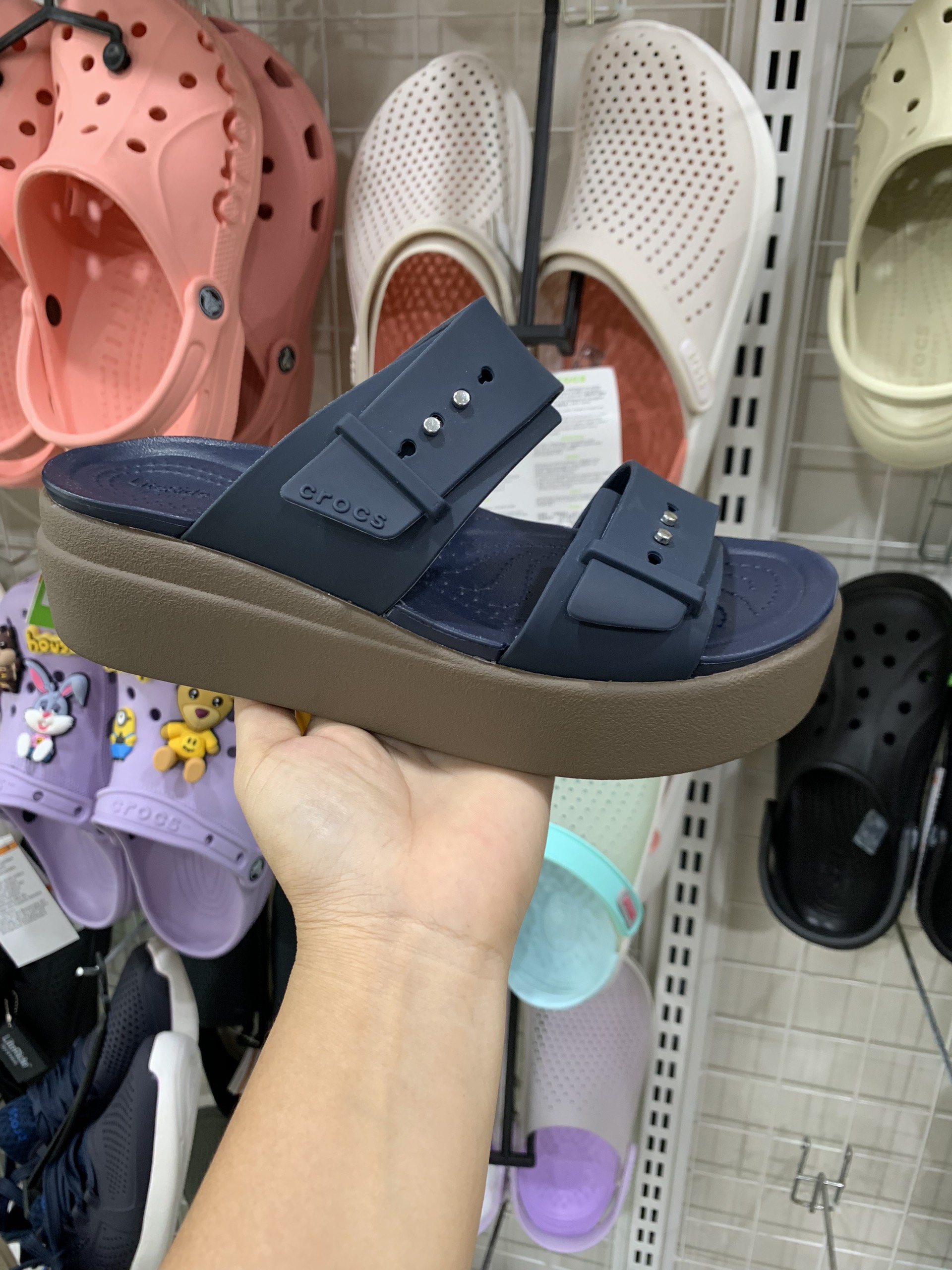 Dép đế xuồng cross blooklyn mid wedge version 2 new cho nữ màu navy