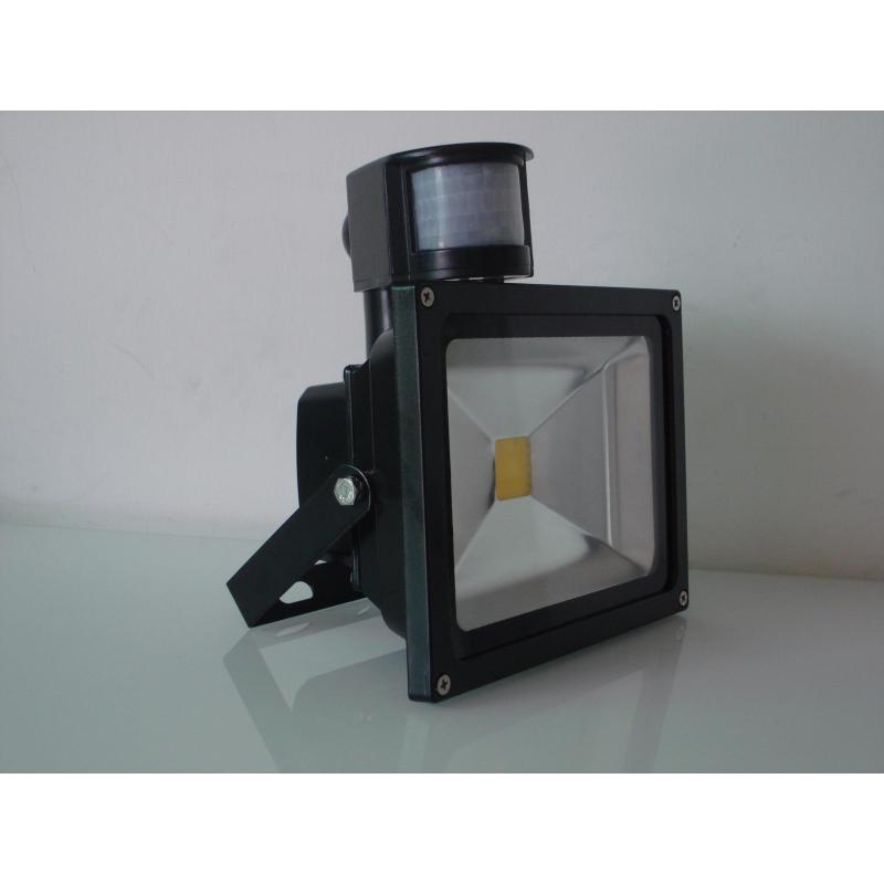 Bảng giá Đèn Led Ngoài Trời, Đèn Pha Led Siêu Sáng - Tặng Cảm Biến Hồng Ngoại Siêu Tiết Kiệm Điện