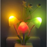 Đèn ngủ avatar hình nấm cảm ứng ánh sáng đổi màu procare