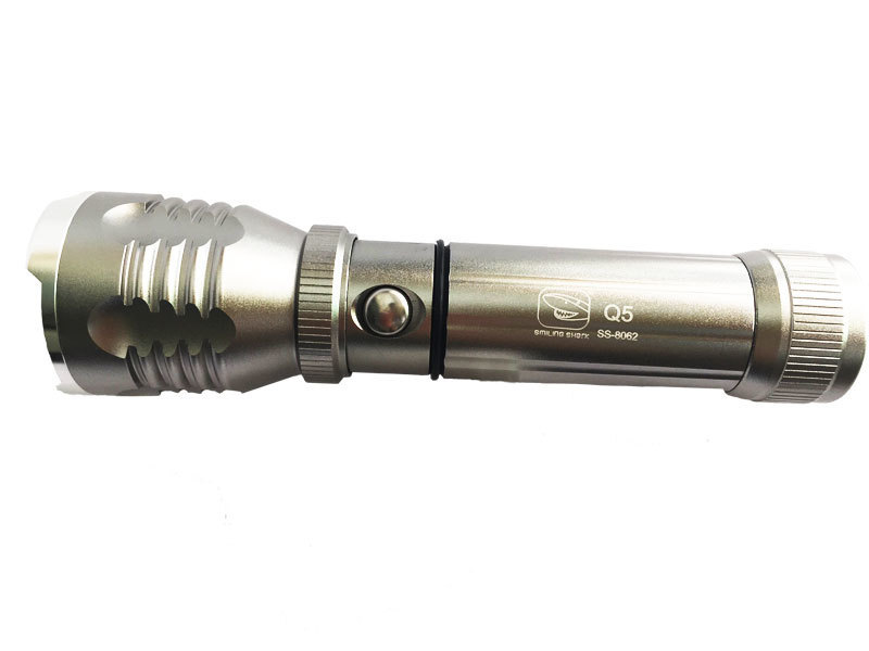Đèn pin shark cree zoom ss-8062