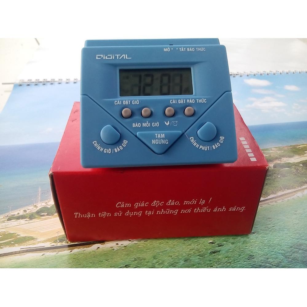 Đồng hồ báo giờ biết nói tiếng Việt Nam tặng pin , cài giờ sản
