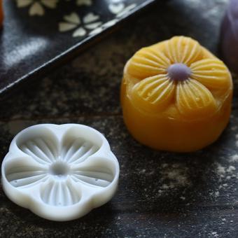 KHUÔN LÀM BÁNH TRUNG THU - BÁNH NGỌT 50G XINH XẮN June 2018 - 4 KHUÔN LÀM BÁNH TRUNG THU - BÁNH NGỌT 50G XINH XẮN - 4