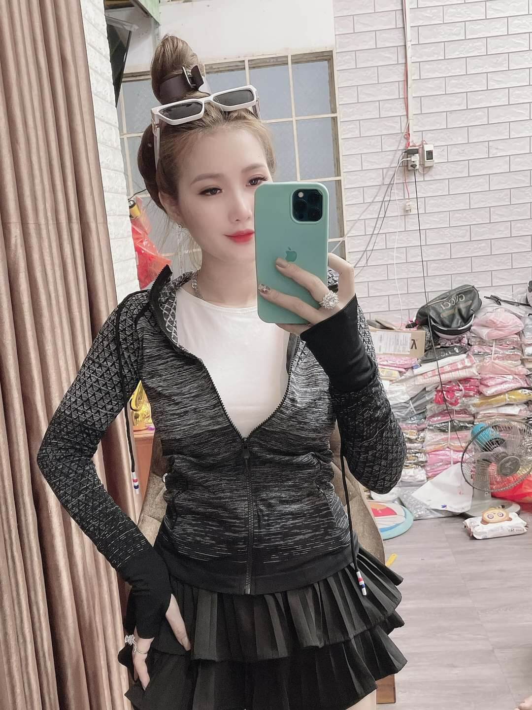 [M L XL XXL] Có 2 Túi Ngoài Dây Kéo. Áo Khoác Thể Thao Nữ Ôm Body. Áo Khoác Nữ Tập Gym, Yoga Vải Mỏng Nhẹ Vải Tốt Hàng Quảng Châu. Áo Khoác Nữ Hot - Áo Khoác HYD  [Navy] & [SN21] - Áo Khoác HYD
