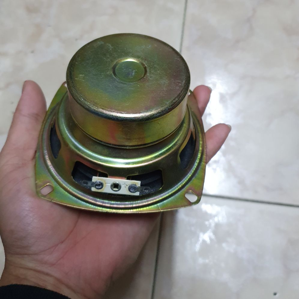 1 chiếc loa rời vi tính 10cm