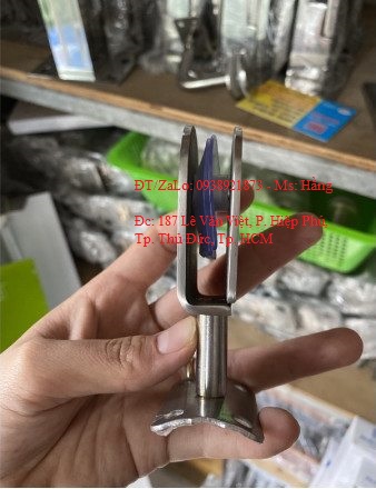 - trụ đỡ kính - bát kẹp kính - bass kẹp kính lan can tay vịn cầu thang inox cao cấp sus 304 - mã: pkcthk01i3 -
