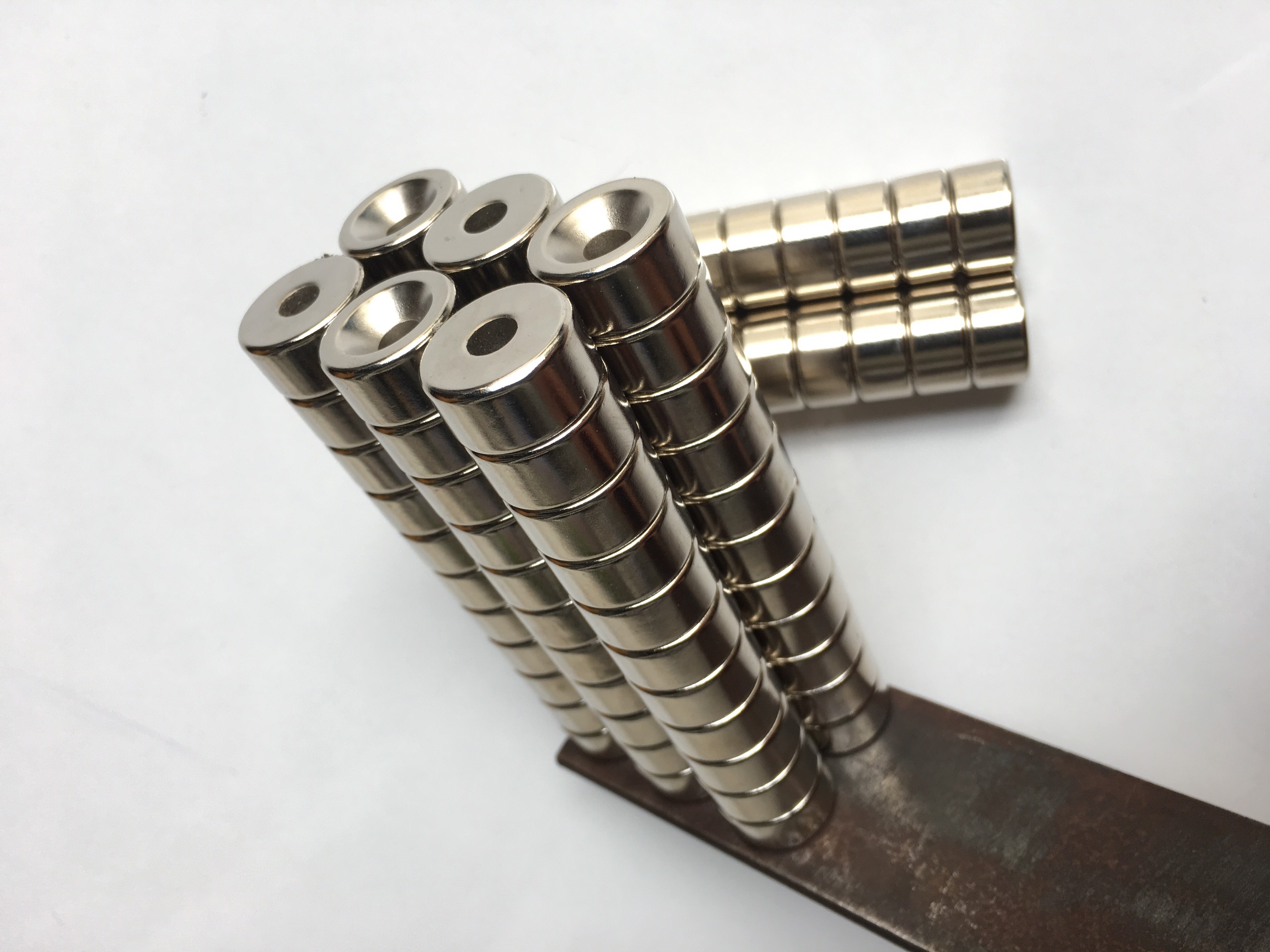 [HCM]Bộ 10 Viên Nam Châm Đất Hiếm 20x10mm lỗ vát M6 ( Từ Tính Hút Cực Mạnh )