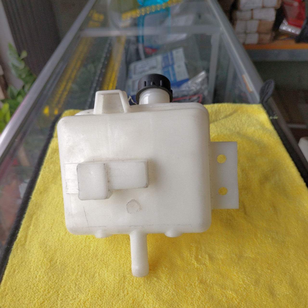 Mua 5 tặng 1_ bình dầu trợ lực lái, dầu côn, dầu phanh, 1 đường ống, lắp nhiều loại xe