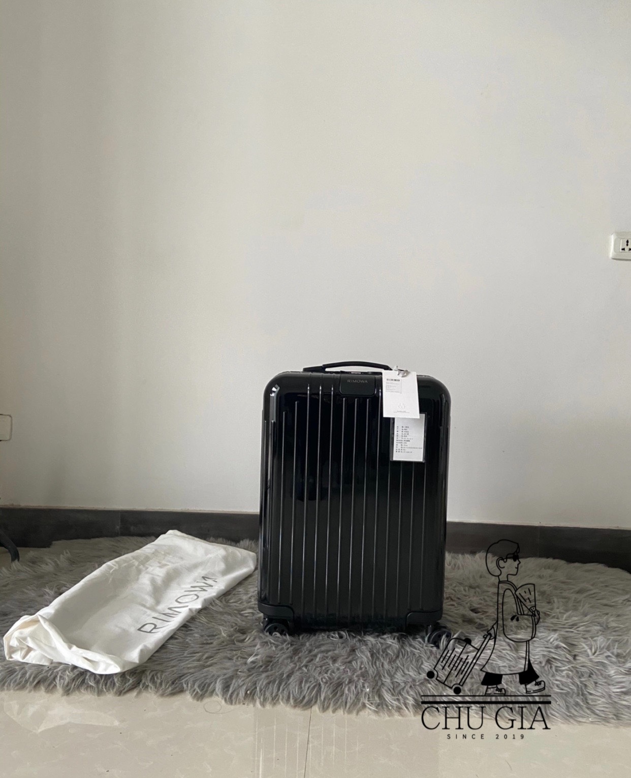 Vali cao cấp rmw essential lite