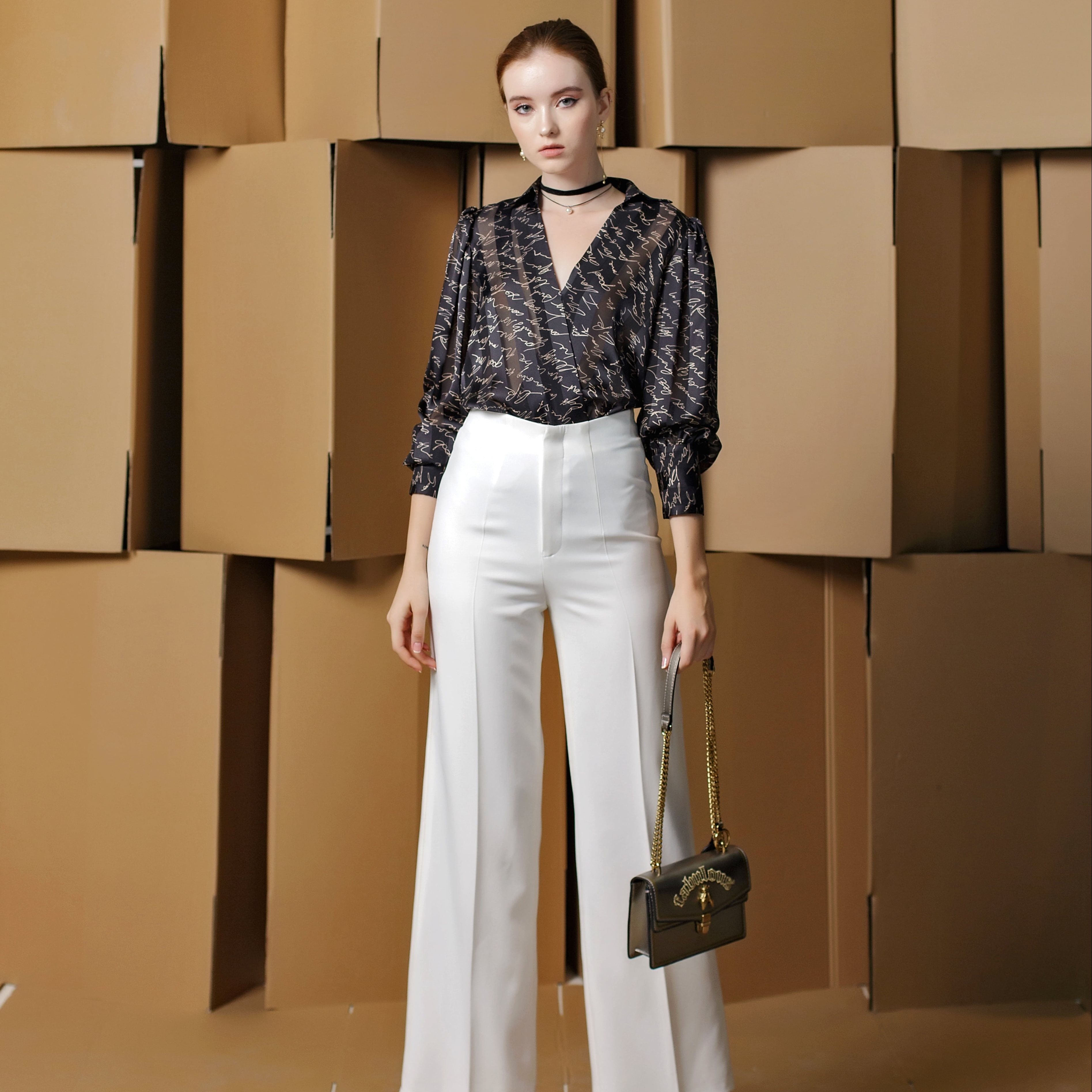 Quần trắng cotton ống suông Gunich