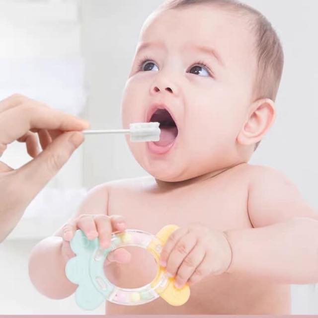 Mới combo hộp rơ lưỡi - tưa lưỡi vcool tiện lợi cho bé