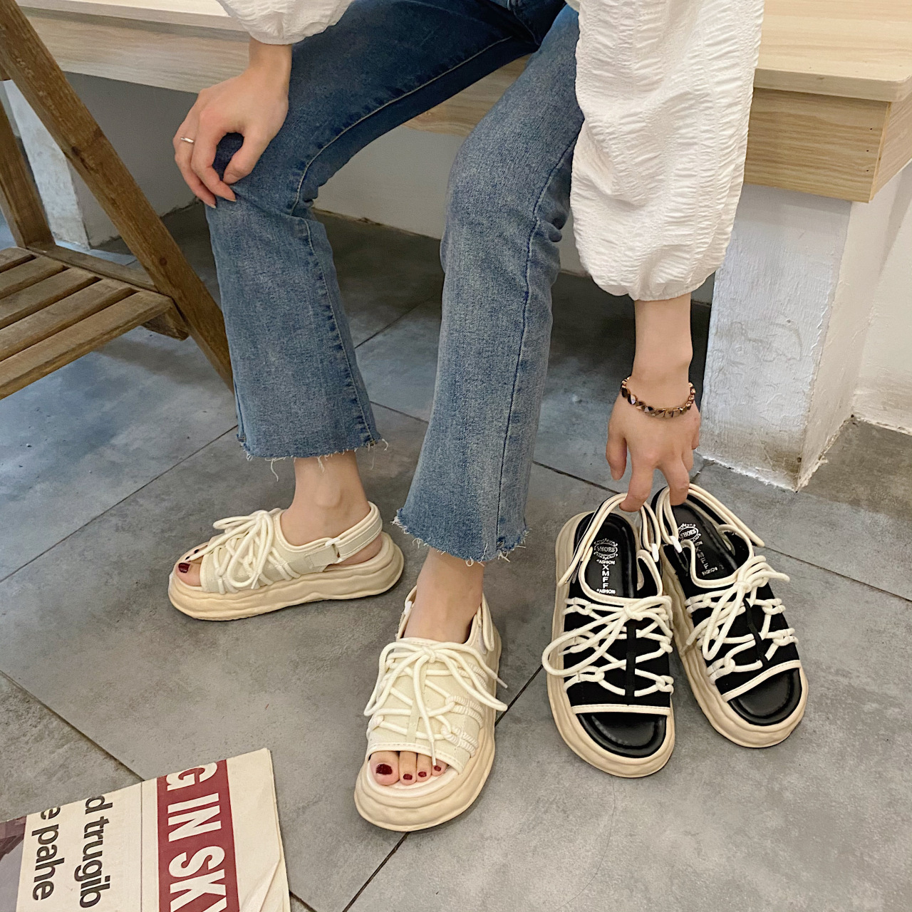 Giày sandal đế dày thời trang cho nữ