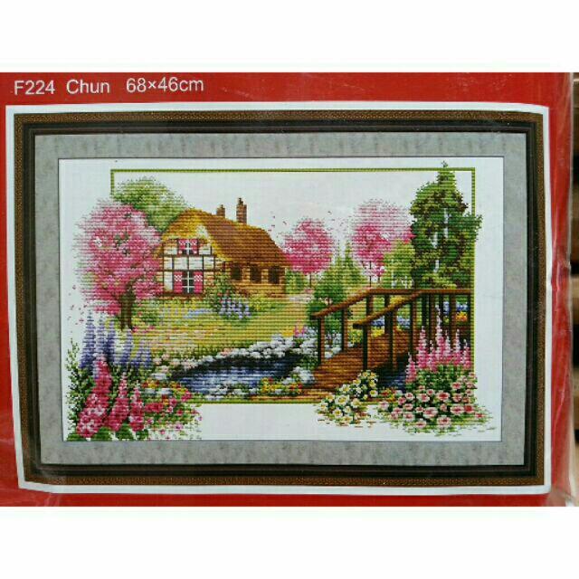 Tranh thêu phong cảnh kích thước :68×41cm .