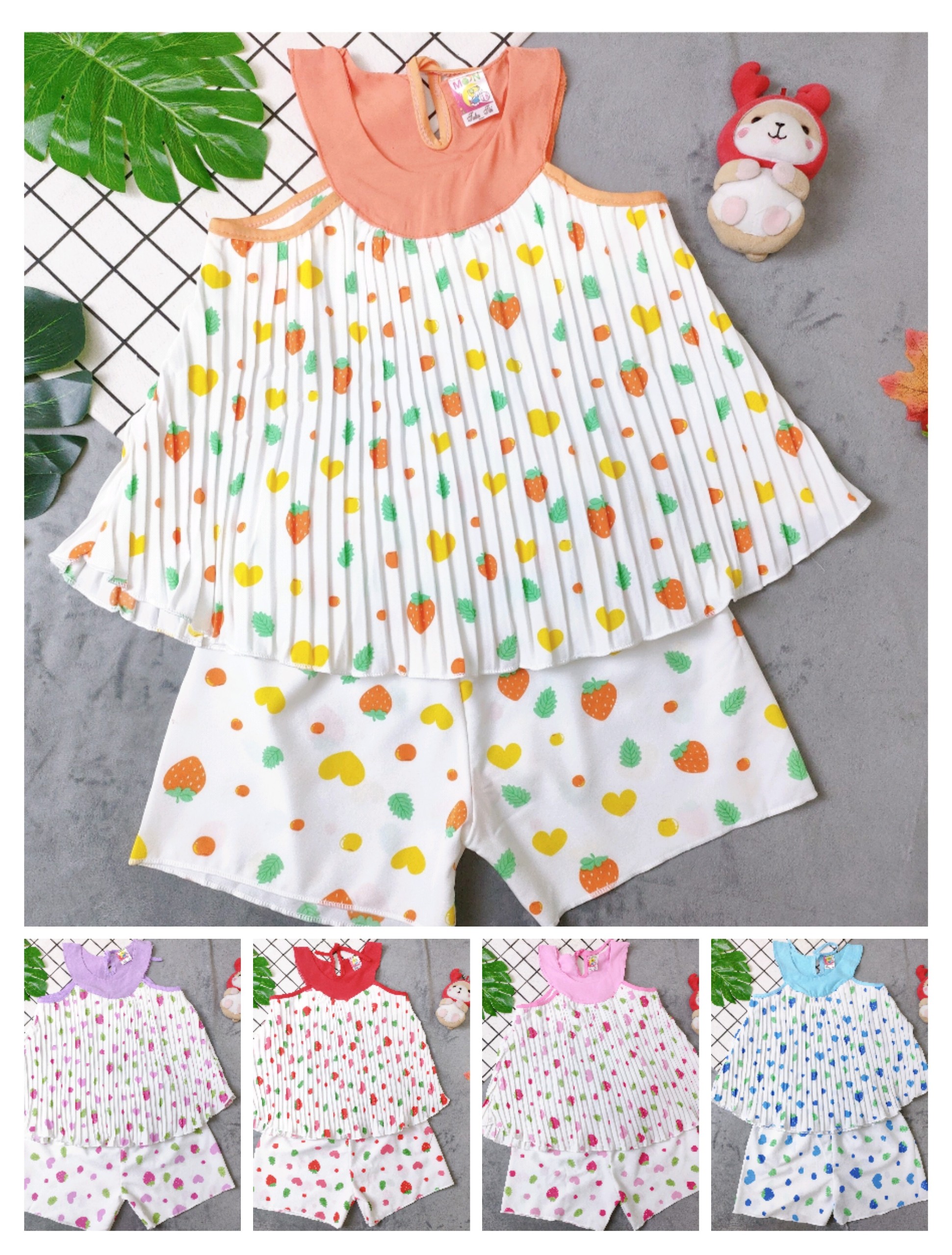 Bộ lụa xếp li cổ tròn bé