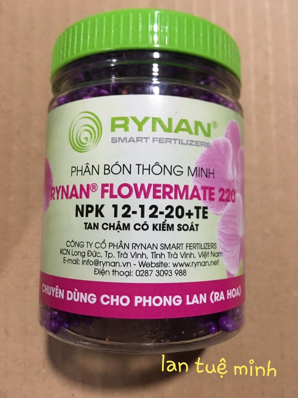 Slow-dissolving fertilizer for orchids HELPING Flowering Flowermate 220 4-month resolution