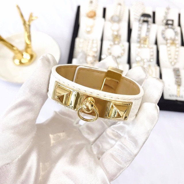 Vòng Tay Da Hm Bản Nhỏ Da Trắng Khóa Vàng Dự Tiệc Sang Trọng - V012J