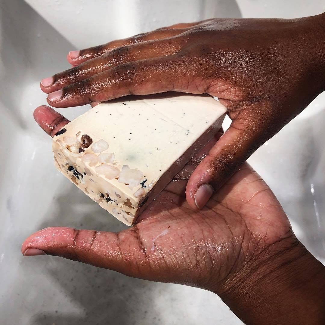 [HCM]Bánh xà phòng tắm LUSH - Sultana Of Soap soap