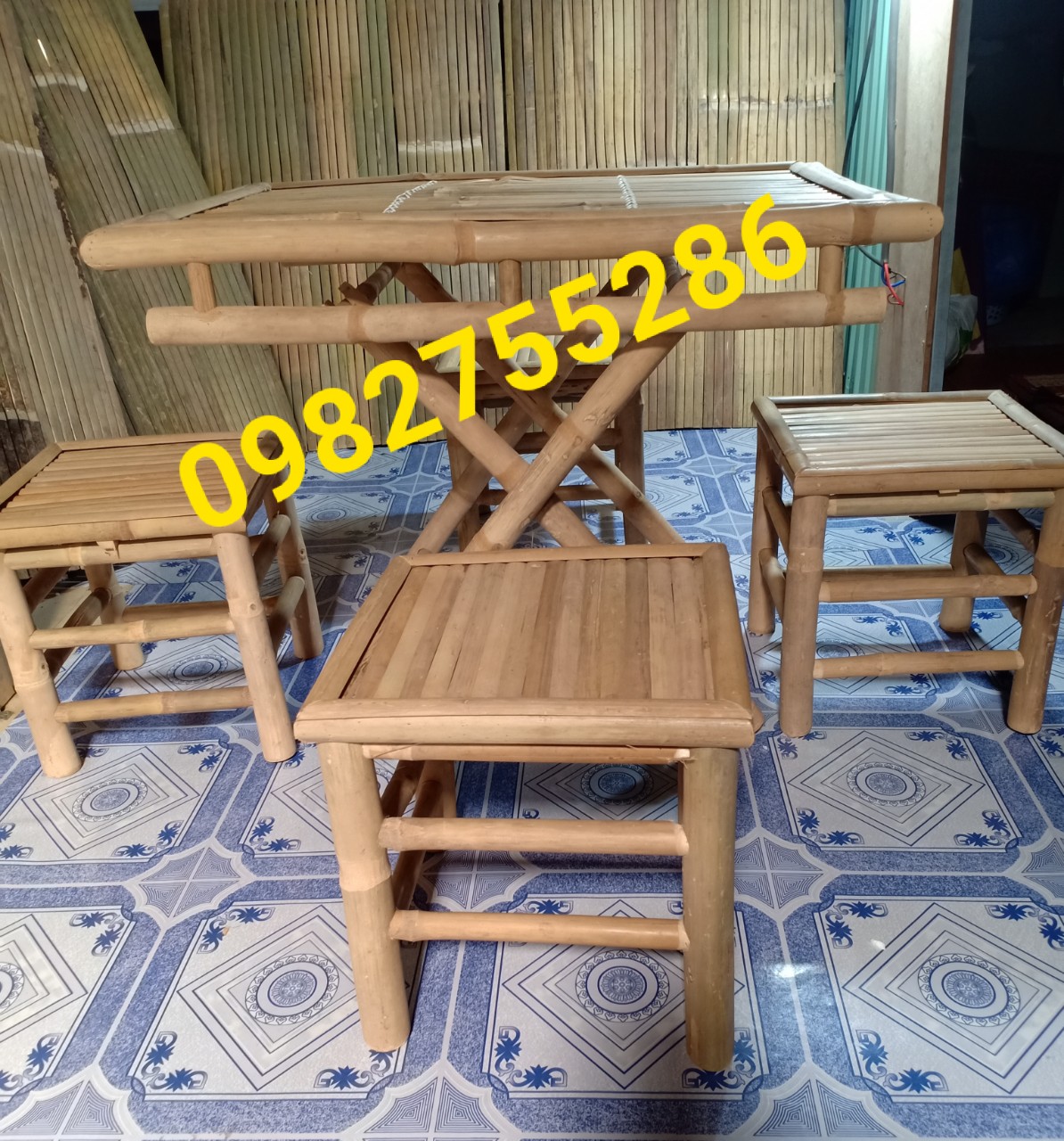 bàn tre + 4 ghế tre [bàn xếp 70 + đôn]