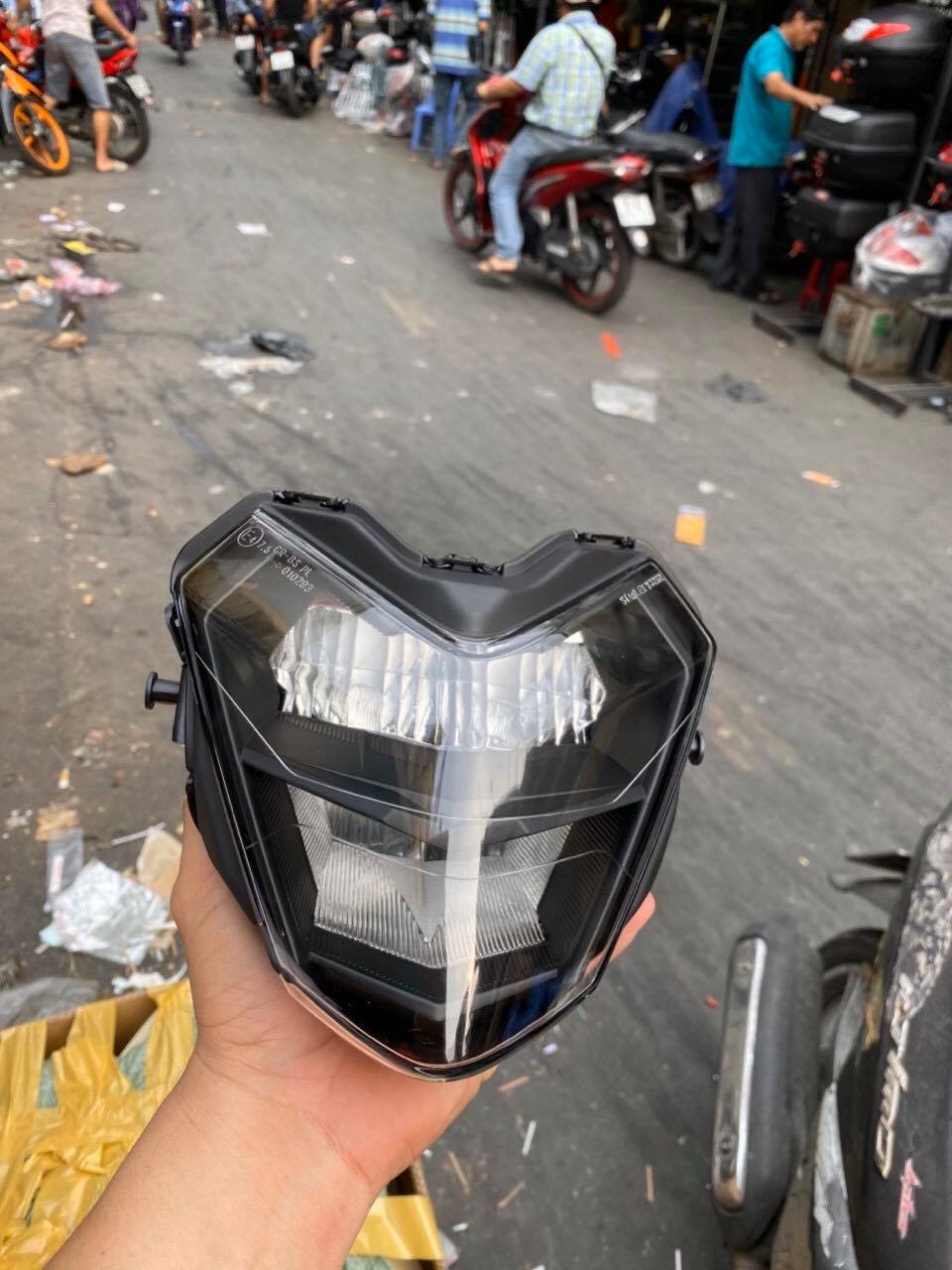 Đèn pha winner màu khói V8