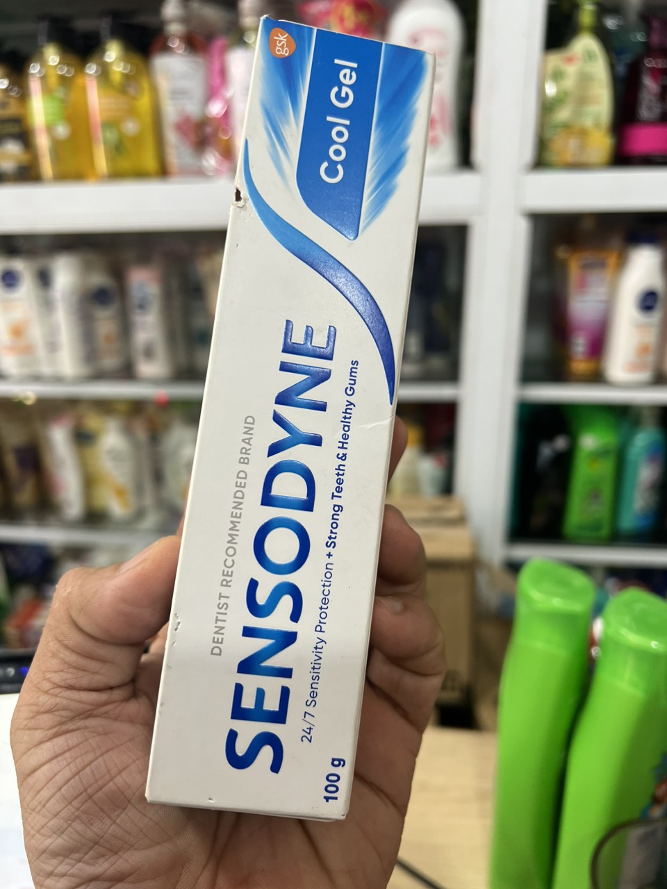 Kem đánh răng Sensodyne Cool Gel mát lạnh giảm ê buốt 24/7 100gr
