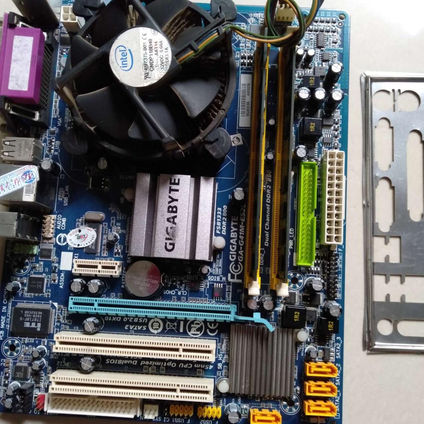 Combo main g41 gigabyte socket 775,ram 4g dr2, cpu intel e 8400