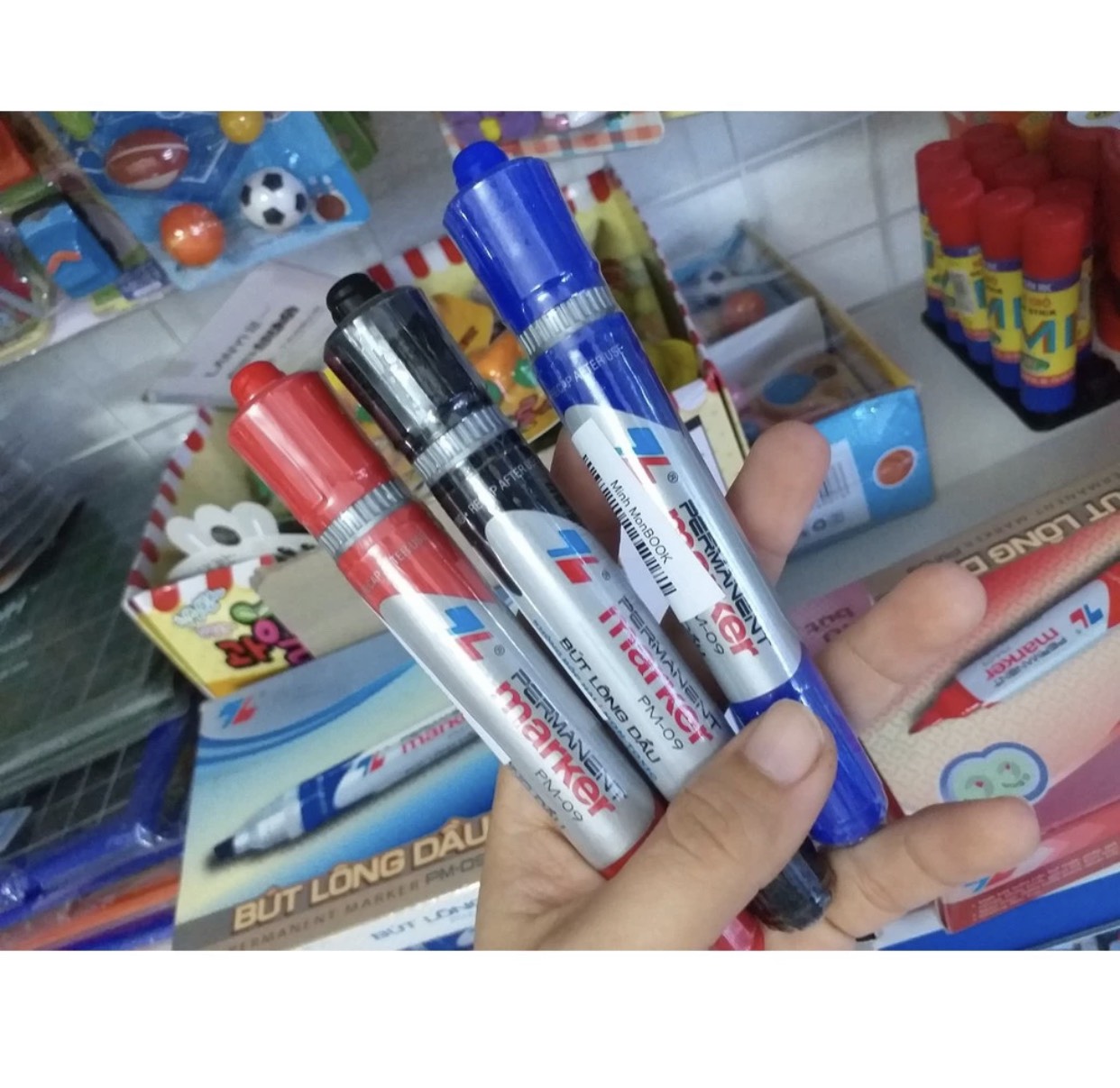Bút lông dầu pm09 2 đầu bút không xoá được