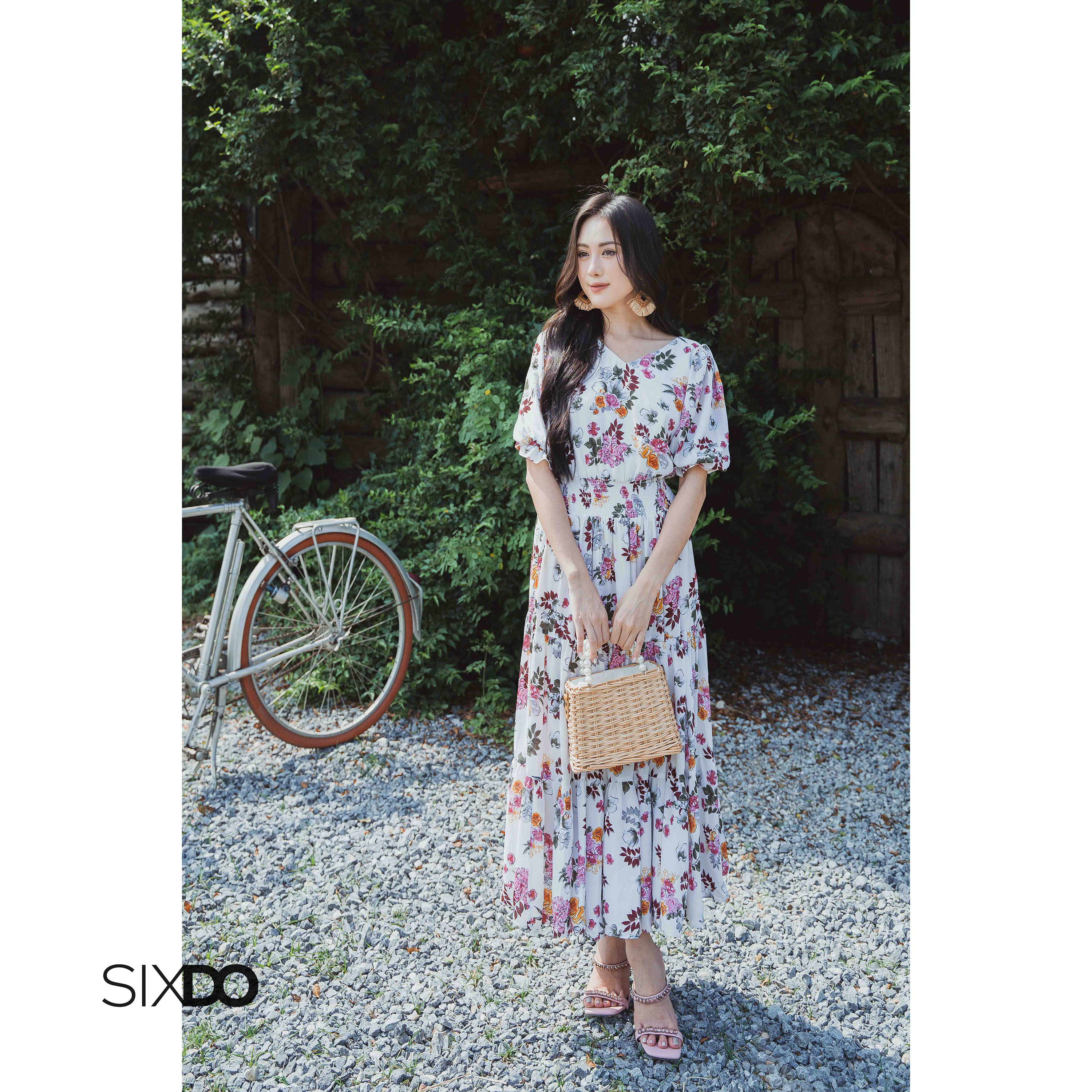 Đầm hoa midi chun eo tay phồng thời trang trẻ trung SIXDO (Cream Floral Midi Chiffon Dress)