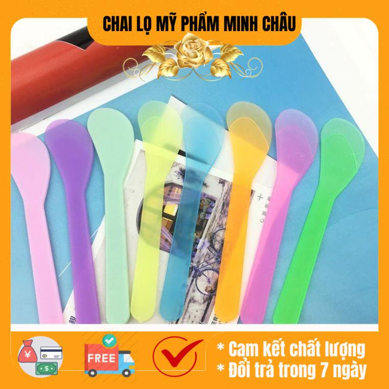 Que nhựa dùng trong spa - muỗng kem / dụng cụ mỹ phẩm