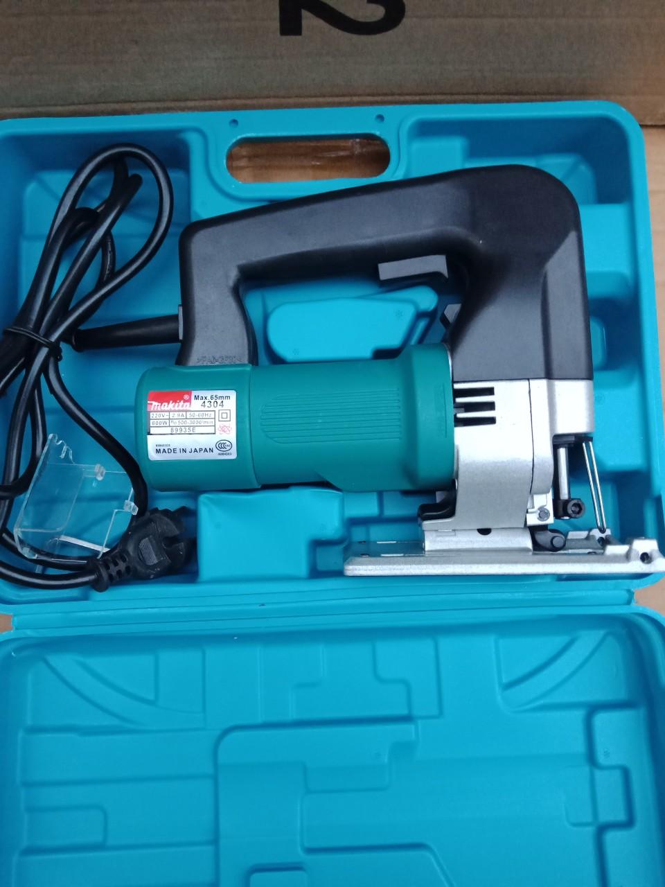 Máy cưa lọng Makita 4304 may cua long cam tay