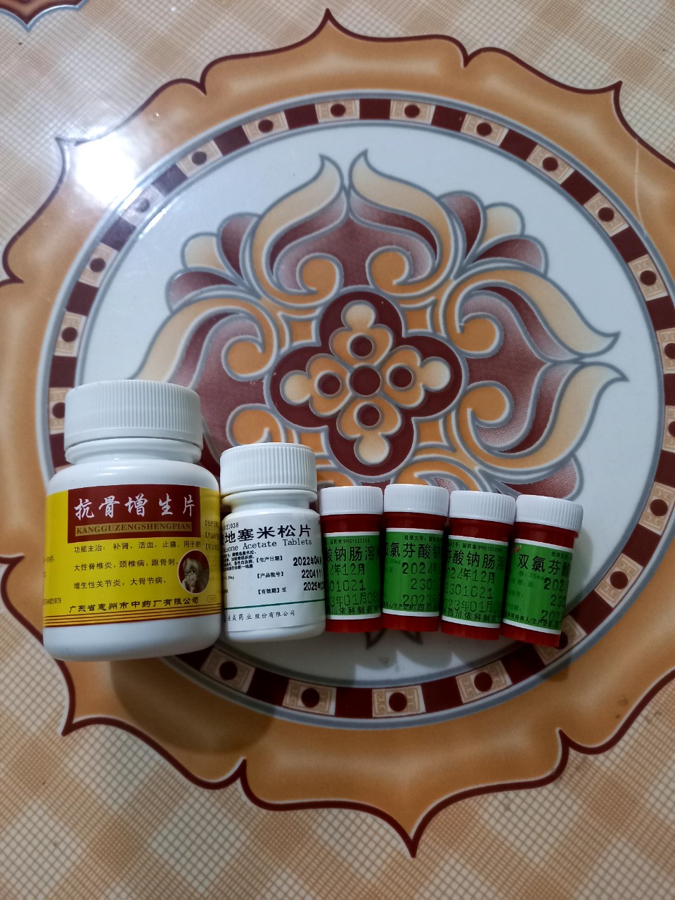 Viên uống đau nhức xương khớp, gút tam trung tiêu