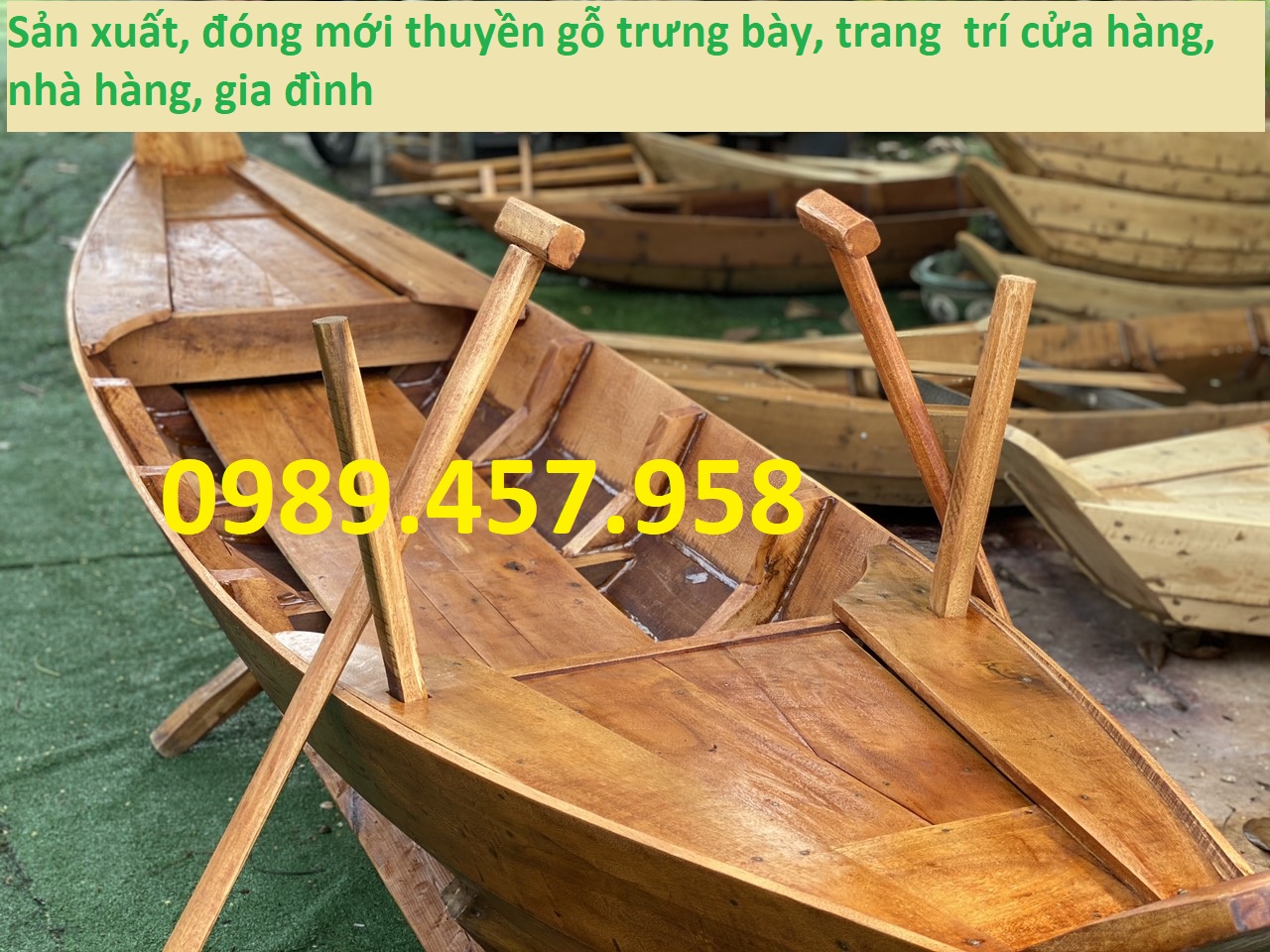Thuyền gỗ: Những bức ảnh về thuyền gỗ đầy sức hút và thơ mộng sẽ khiến bạn chìm đắm vào không gian yên tĩnh và đẹp như tranh.