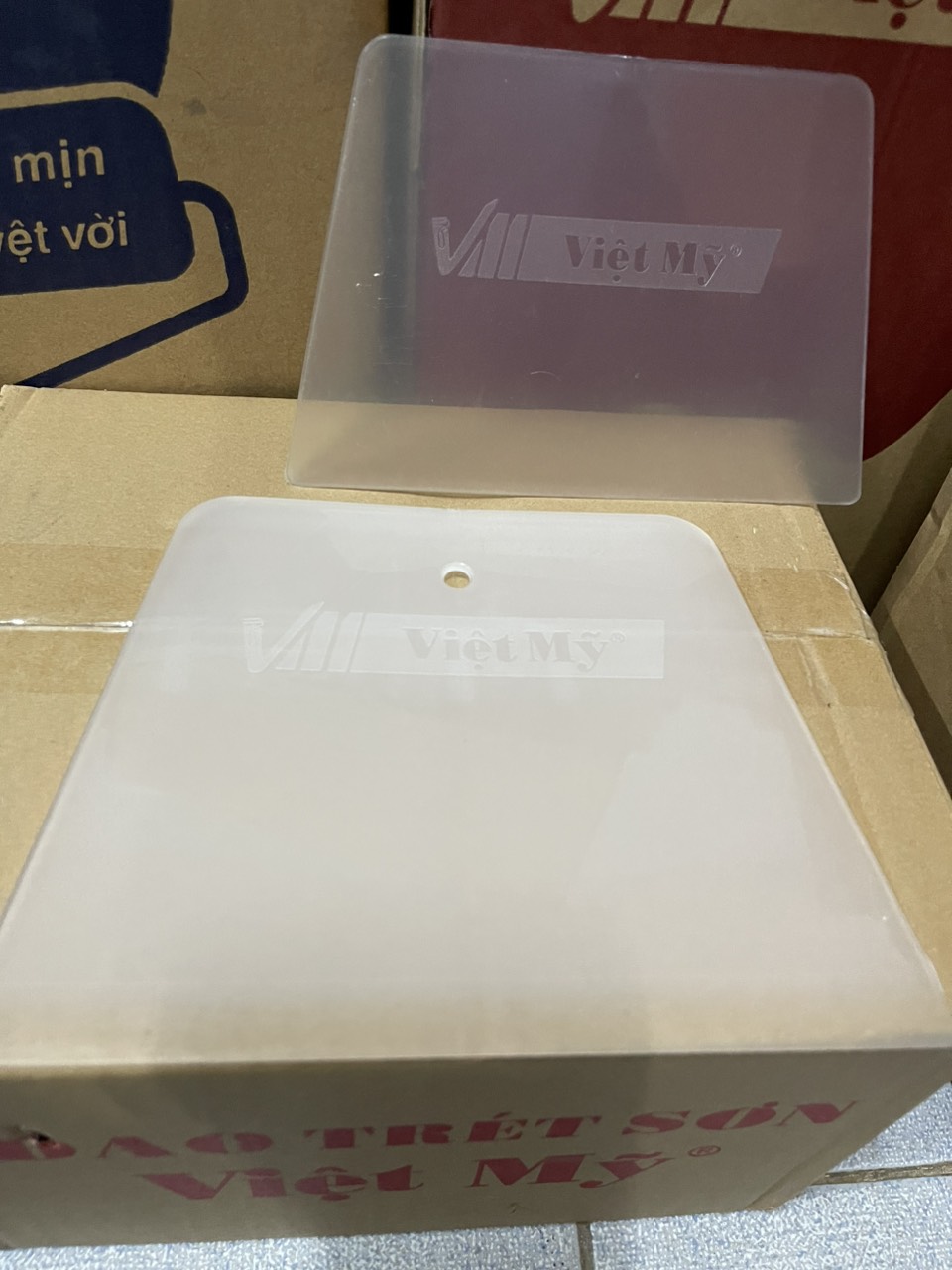 Miếng trét bột matic nhựa trong suốt Việt Mỹ . Và nhiều ứng dụng khác