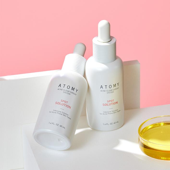 Tinh chất phục hồi da mụn Atomy Acne Clear Spot Solution thành phần chiết xuất từ thảo dược, giúp kháng khuẩn, chuyên mụn trứng cá, lành các vết mụn và phục hồi da bị viêm nhiễm 40 ml
