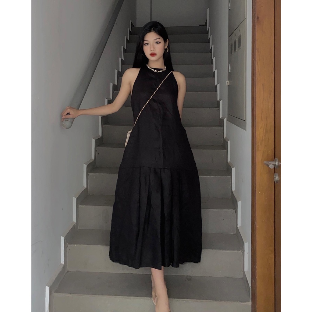 Đầm đen dài nhấn xếp li thân dưới xinh xắn - long goma dress