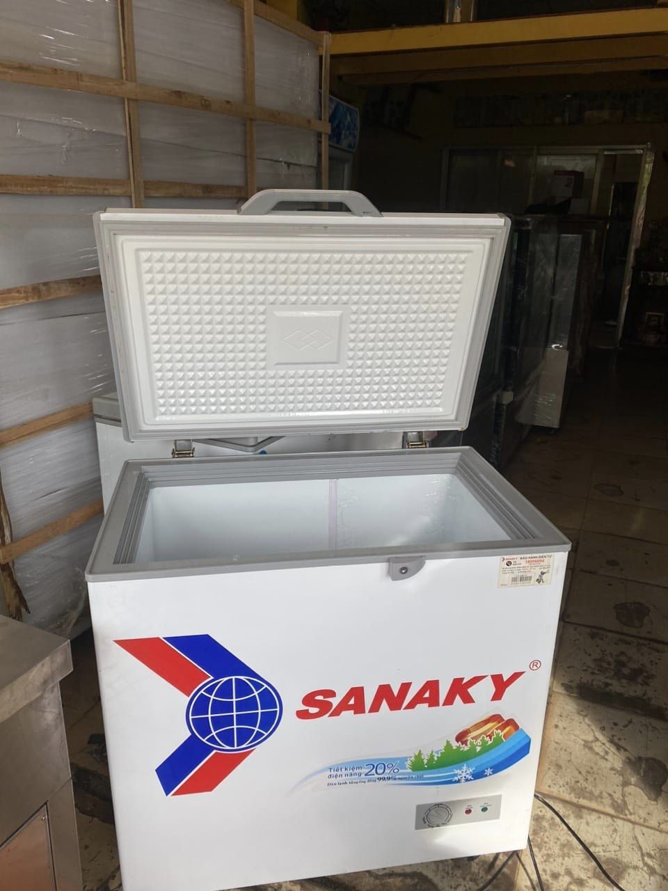 tủ đông hiệu sanay dung tích 220l mới 94%