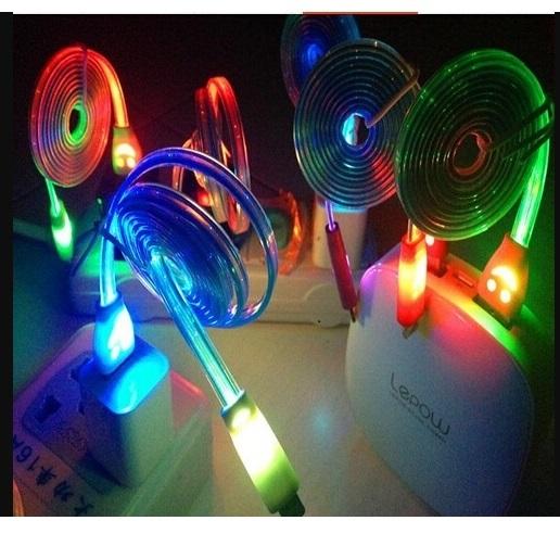 Cáp sạc mặt cười có đèn led