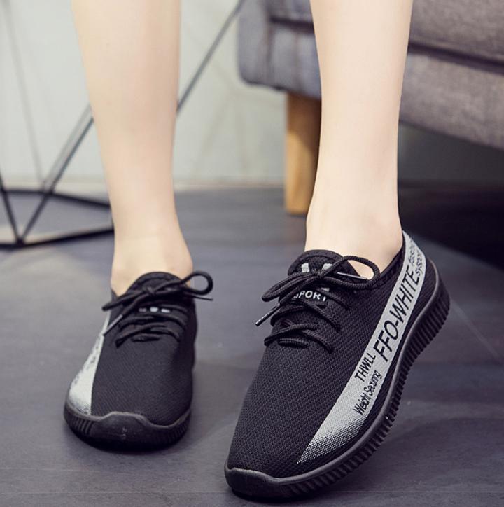 Giày sneaker nữ xu hướng thời trang mẫu off buộc dây